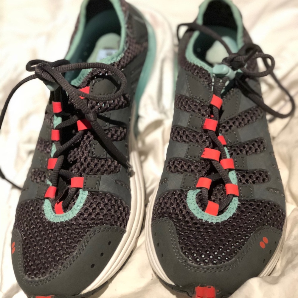 NEW Ryka Hydrosport 2 water sneakers size 9